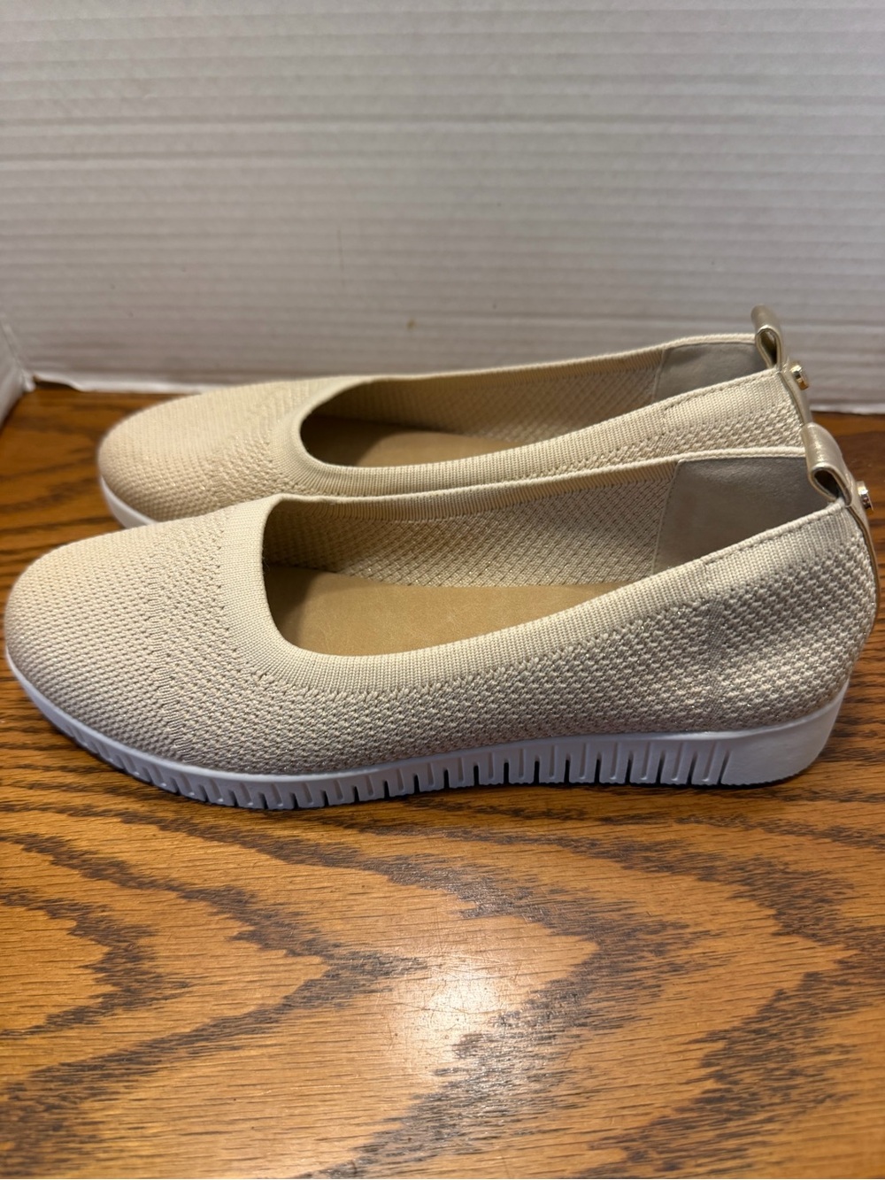 Taryn Rose Knit Slip-On Flats tan with gold accents lightweight comfortable - Picture 3 of 9